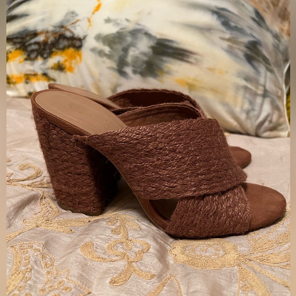Heels - Picture 3 of 3